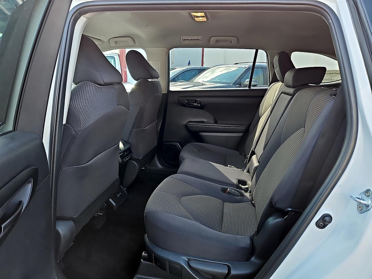 Toyota Highlander Platinum AWD (Natl) 2025