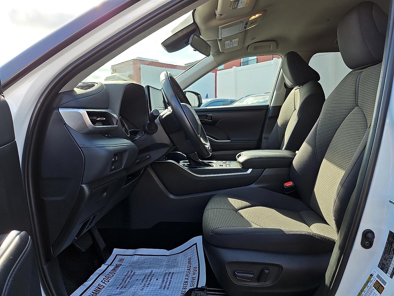 Toyota Highlander Platinum AWD (Natl) 2025
