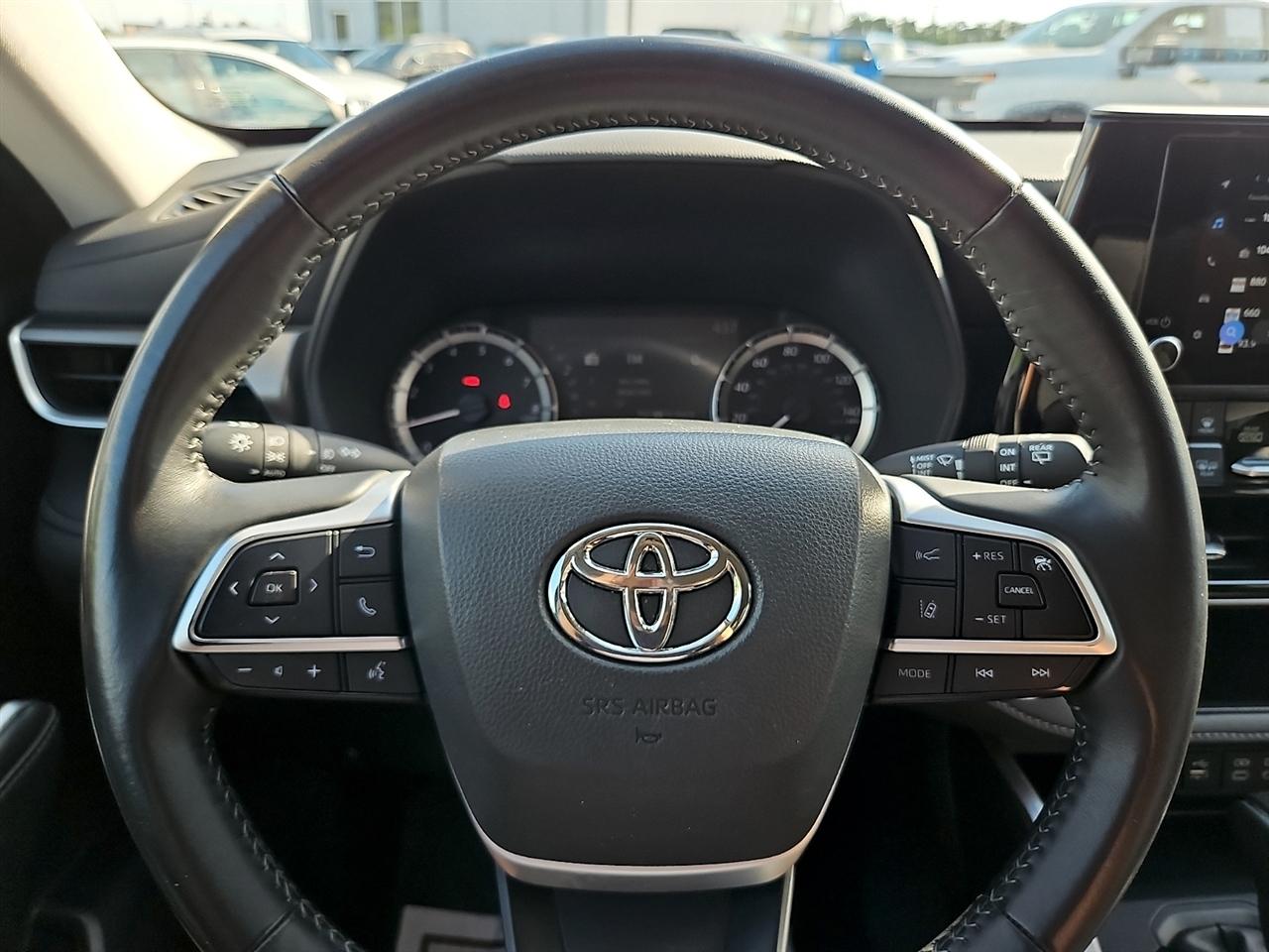 Toyota Highlander Platinum AWD (Natl) 2025