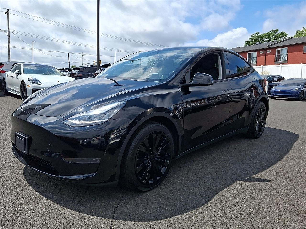 Tesla Model Y  2023