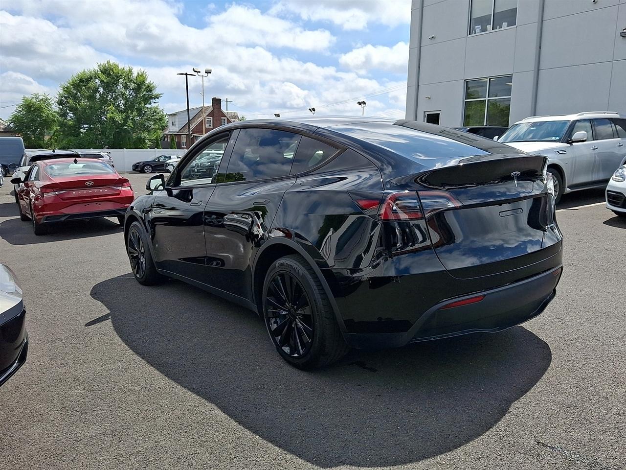 Tesla Model Y  2023