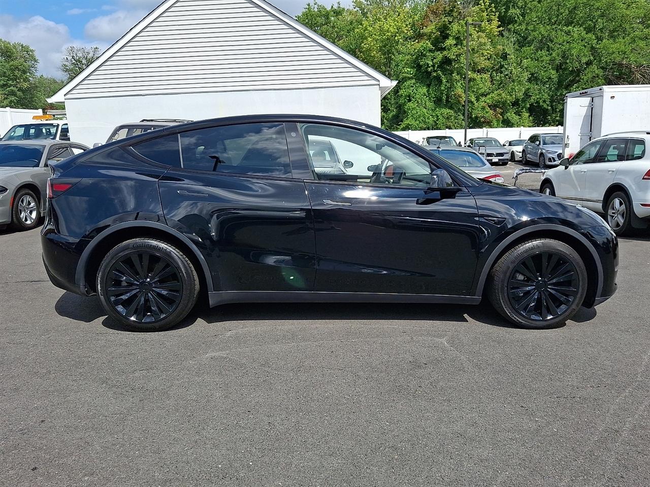 Tesla Model Y  2023