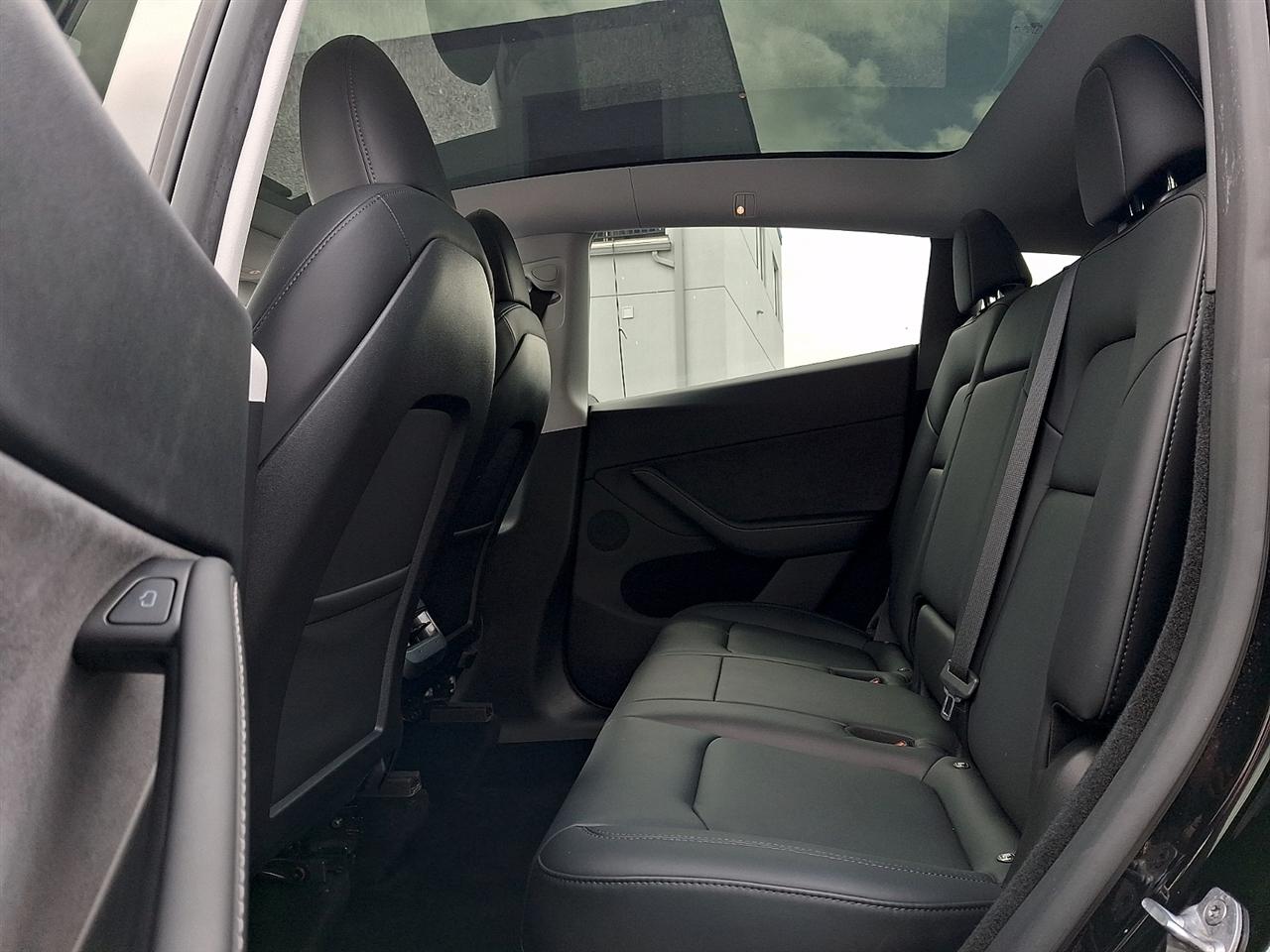 Tesla Model Y  2023