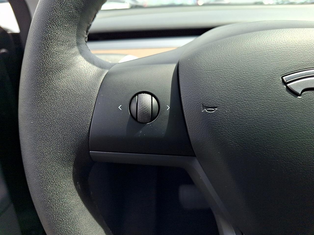 Tesla Model Y  2023
