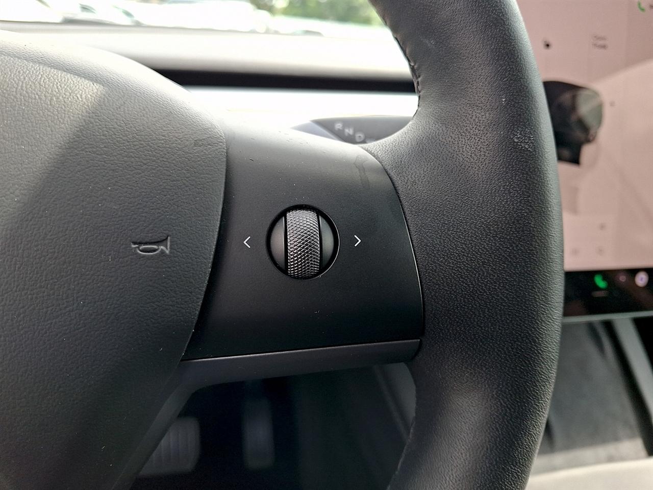 Tesla Model Y  2023