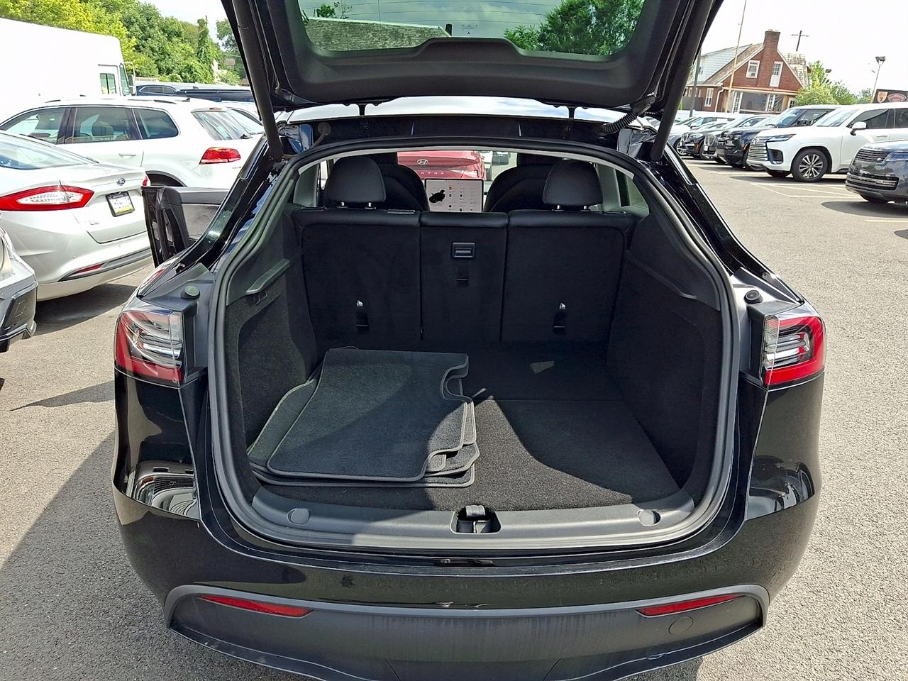 Tesla Model Y  2023