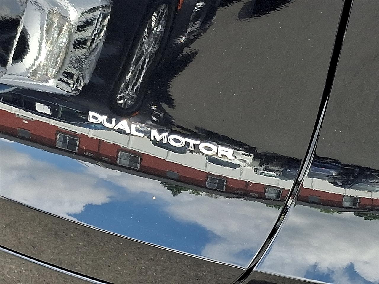 Tesla Model Y  2023