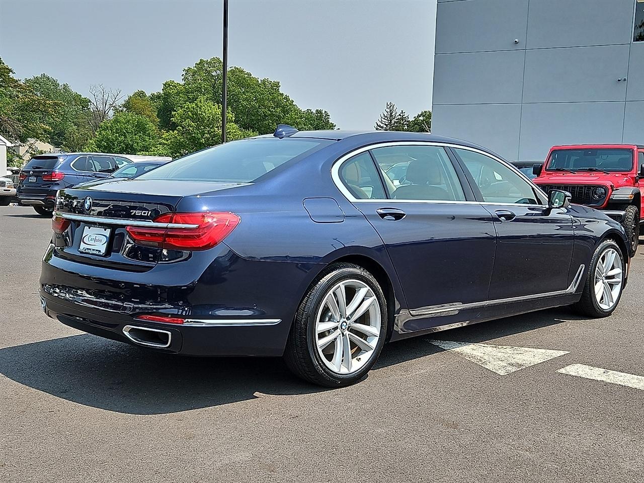 BMW 7 Series 750i xDrive Sedan 2017
