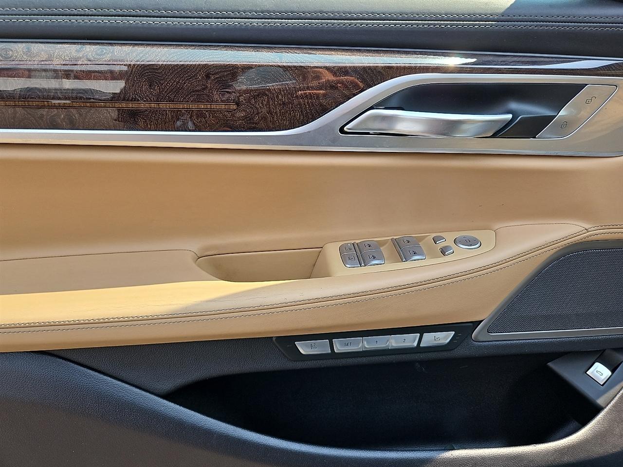 BMW 7 Series 750i xDrive Sedan 2017