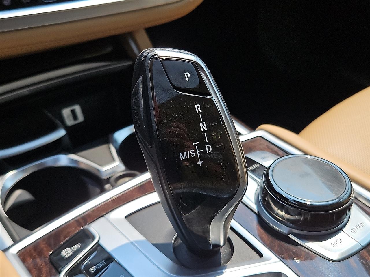 BMW 7 Series 750i xDrive Sedan 2017