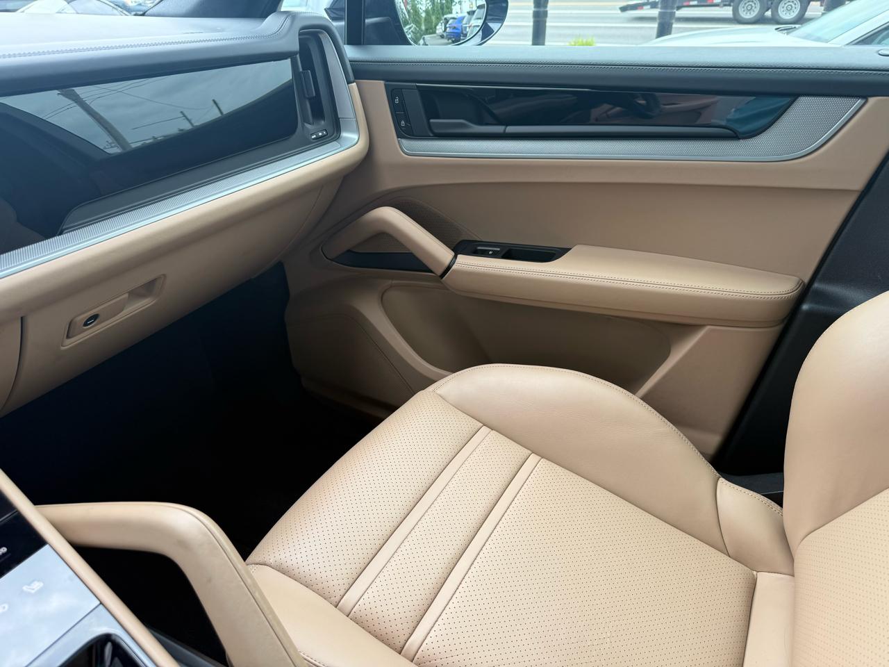 Porsche Cayenne Coupe AWD 2024