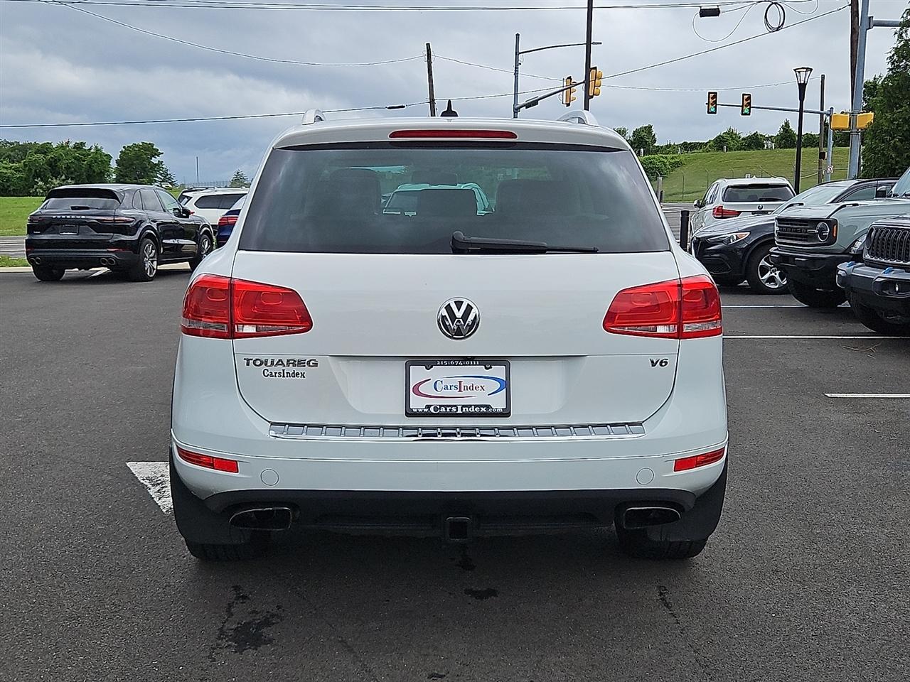 Volkswagen Touareg 4dr 3.6L Sport w/Nav 2014