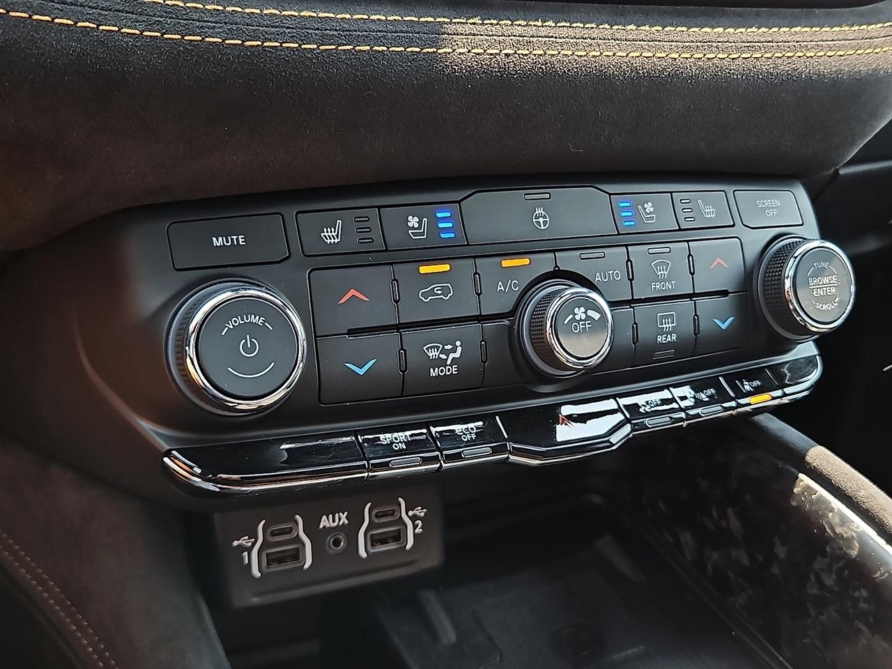 Dodge Durango Hemi Orange AWD 2023