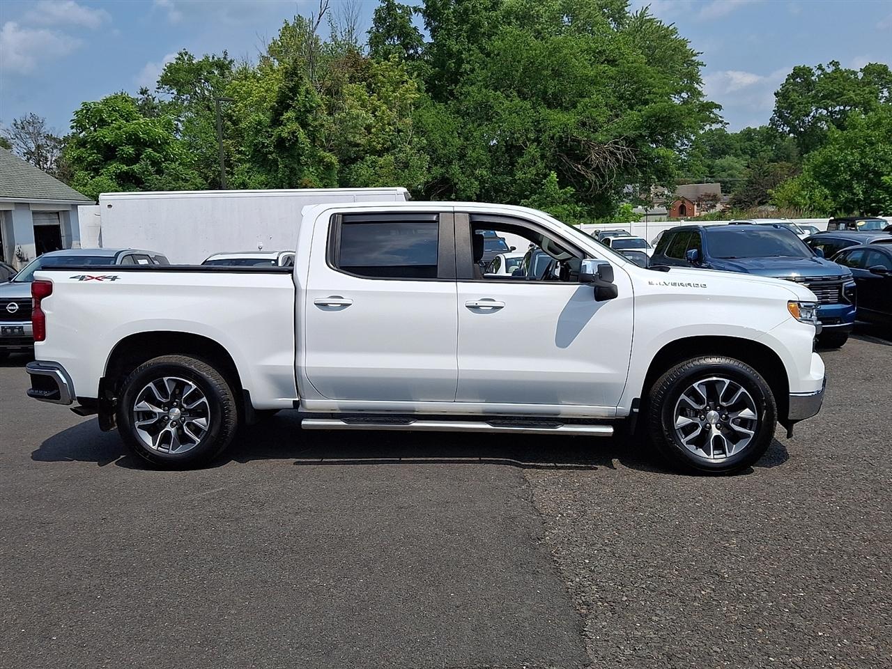 Chevrolet Silverado 1500 4WD Crew Cab 147" LT w/2FL 2024