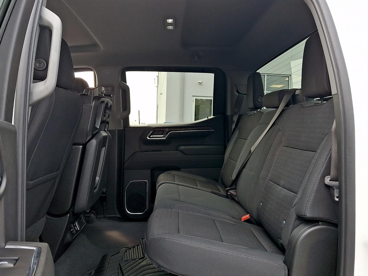 Chevrolet Silverado 1500 4WD Crew Cab 147" LT w/2FL 2024