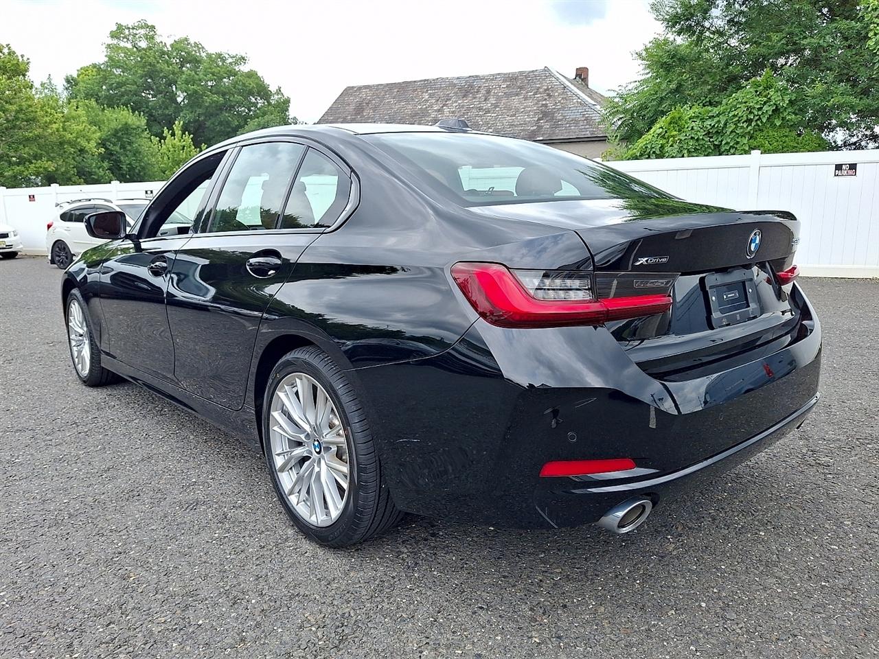 BMW 3 Series 330i xDrive Sedan 2023