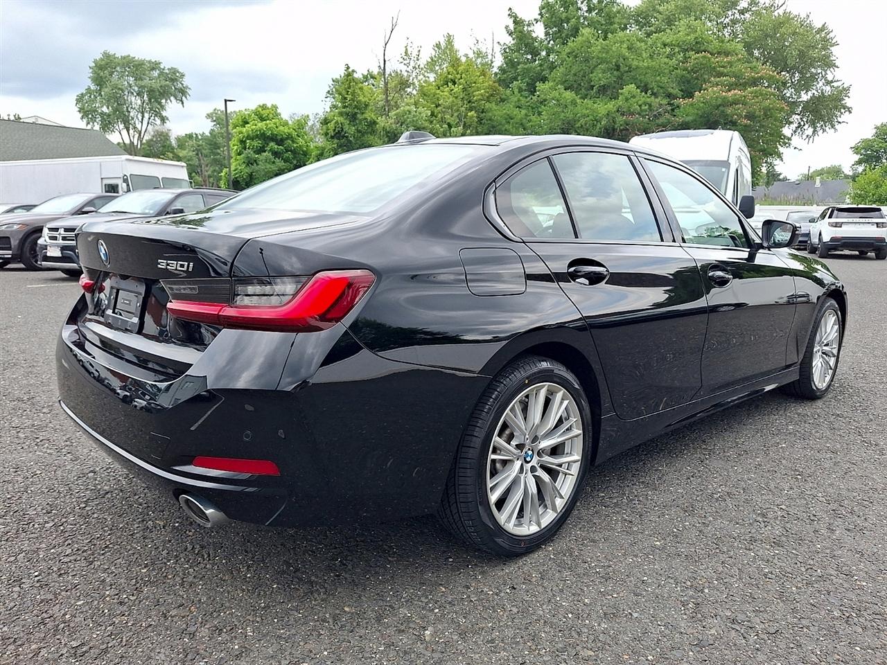 BMW 3 Series 330i xDrive Sedan 2023