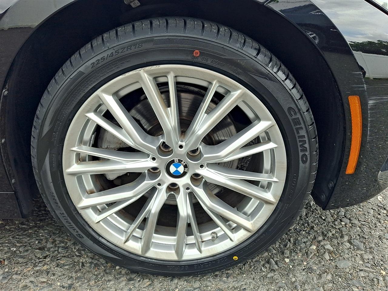 BMW 3 Series 330i xDrive Sedan 2023