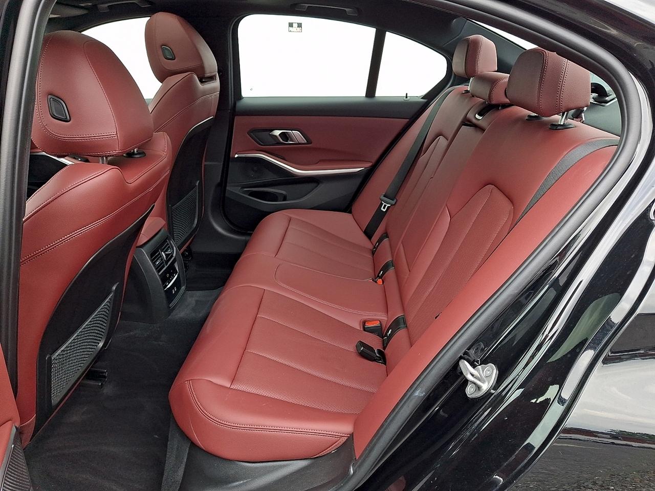 BMW 3 Series 330i xDrive Sedan 2023