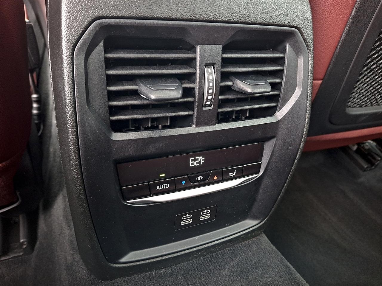 BMW 3 Series 330i xDrive Sedan 2023
