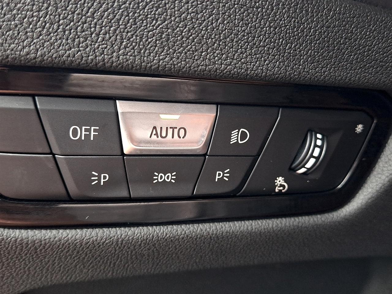 BMW 3 Series 330i xDrive Sedan 2023