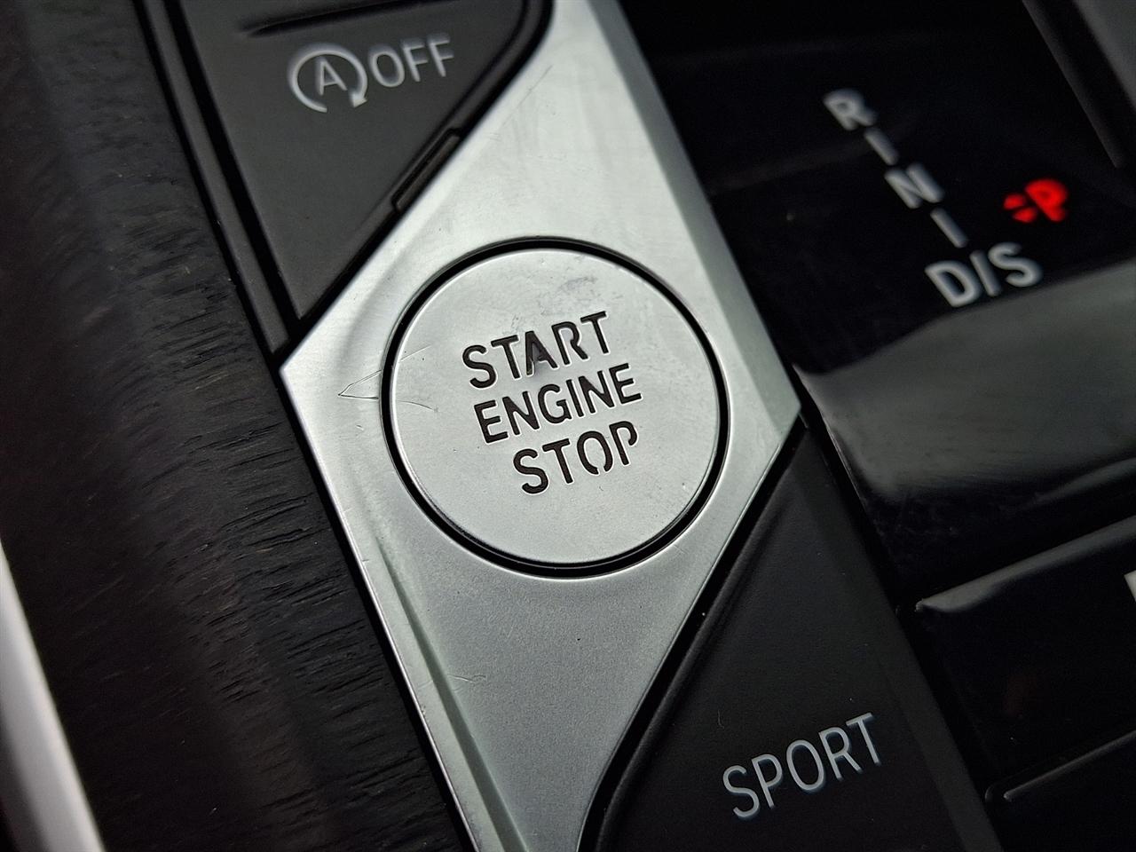 BMW 3 Series 330i xDrive Sedan 2023