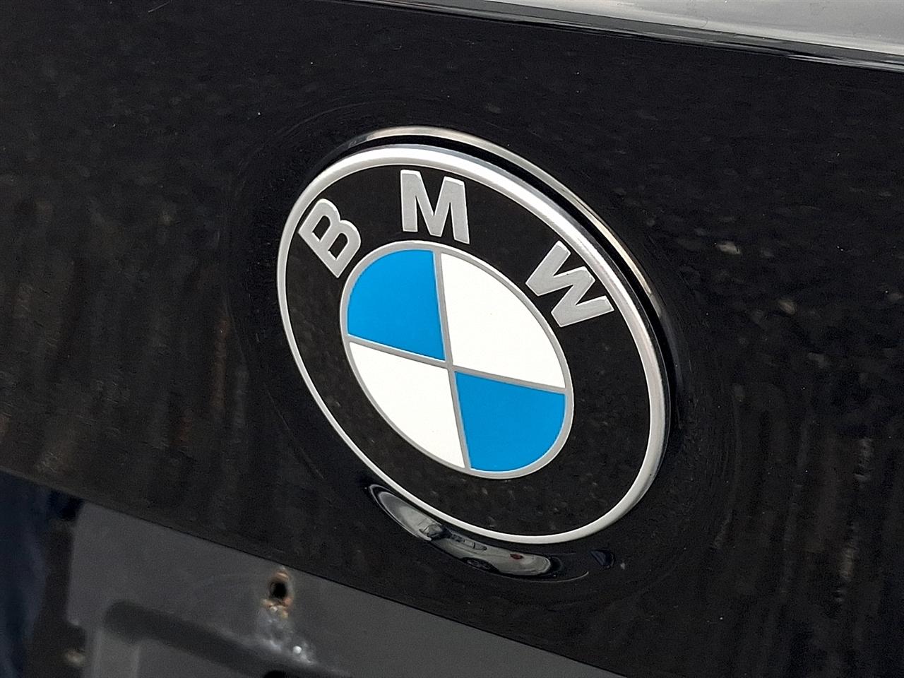 BMW 3 Series 330i xDrive Sedan 2023