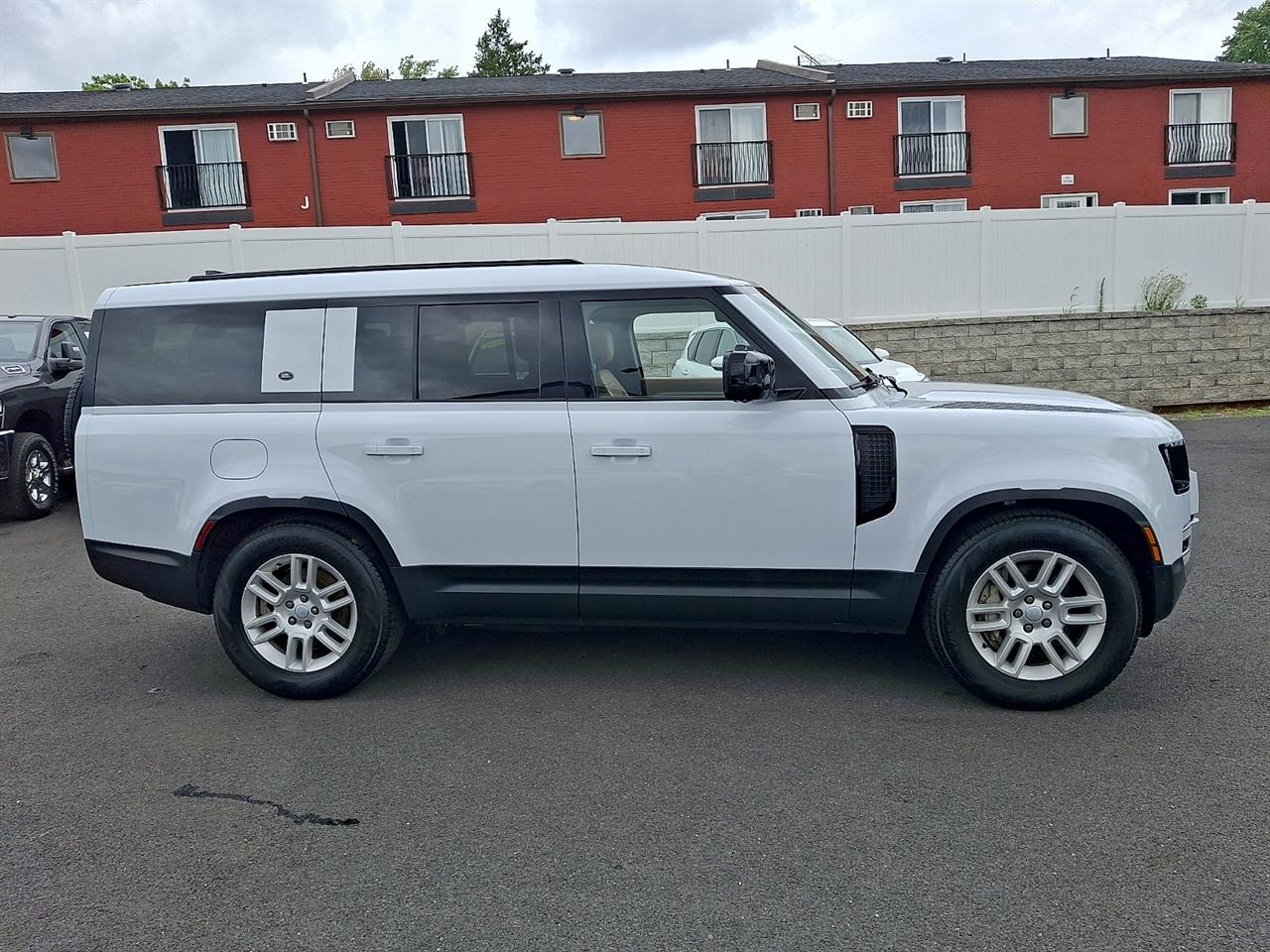 Land Rover Defender 130 S AWD 2023