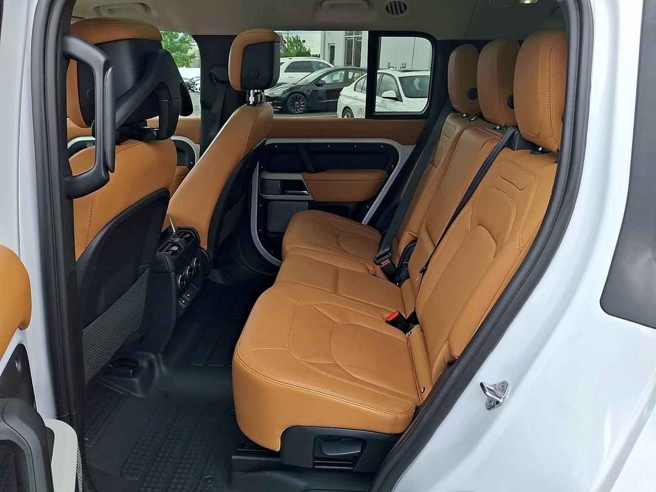 Land Rover Defender 130 S AWD 2023