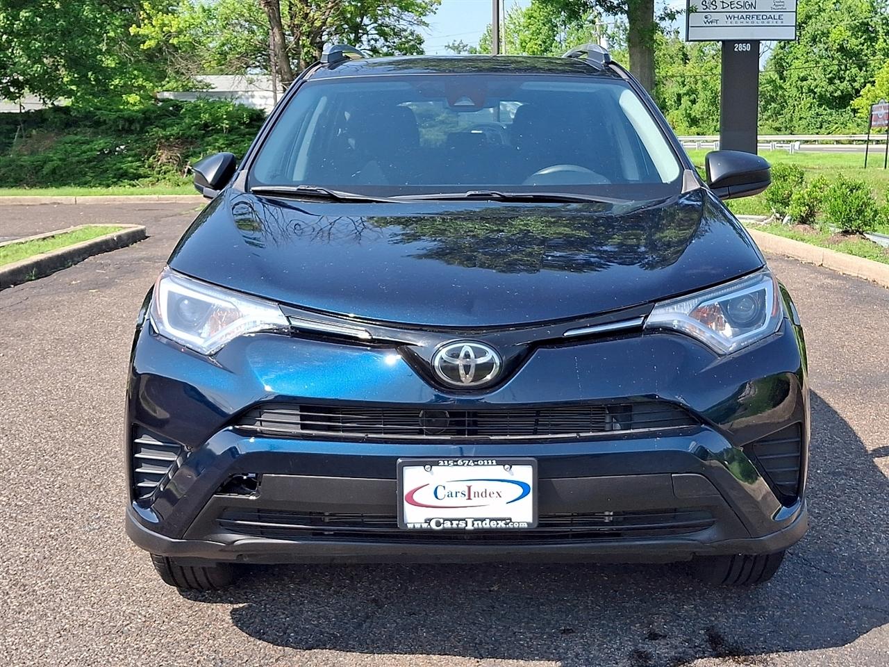 Toyota RAV4 LE FWD (Natl) 2017