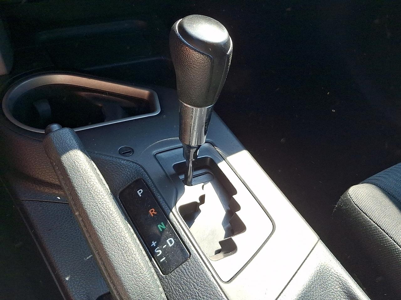 Toyota RAV4 LE FWD (Natl) 2017