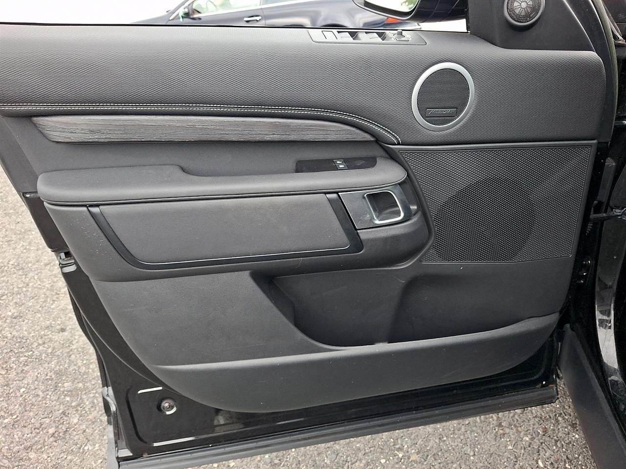 Land Rover Discovery P360 S R-Dynamic 2023