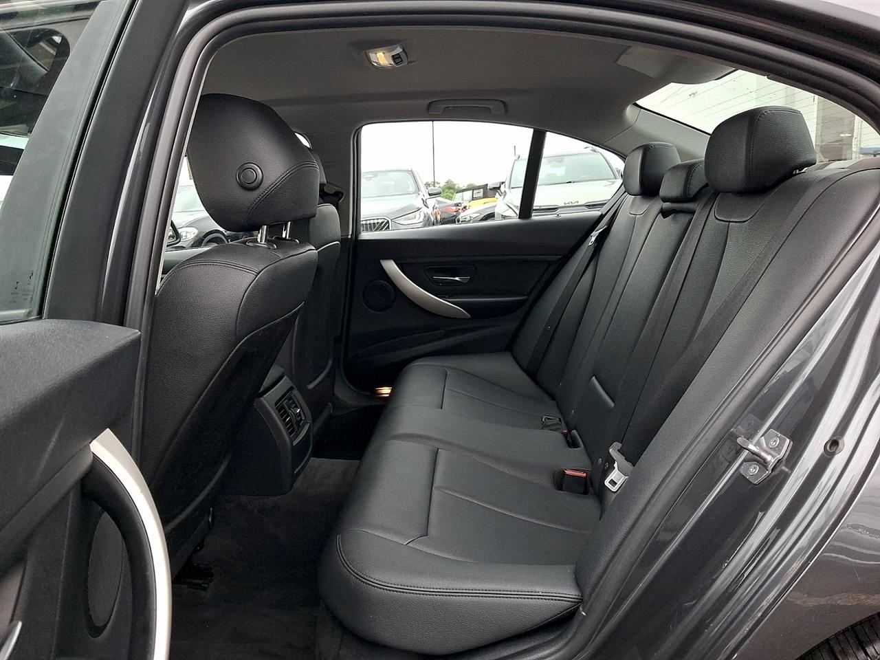 BMW 3 Series 4dr Sdn 320i xDrive AWD 2015