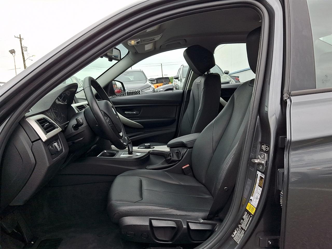 BMW 3 Series 4dr Sdn 320i xDrive AWD 2015