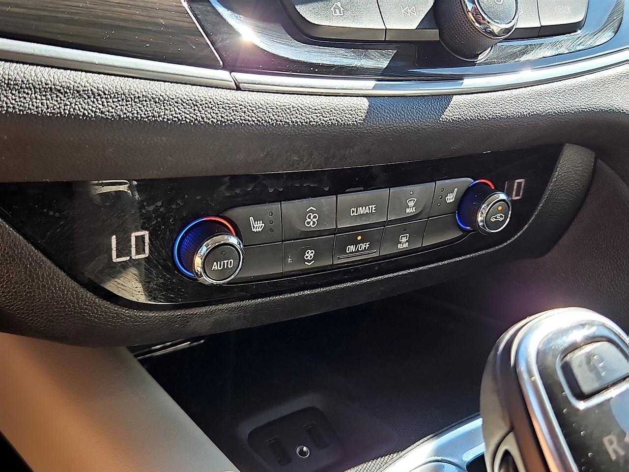 Buick Enclave FWD 4dr Essence 2019