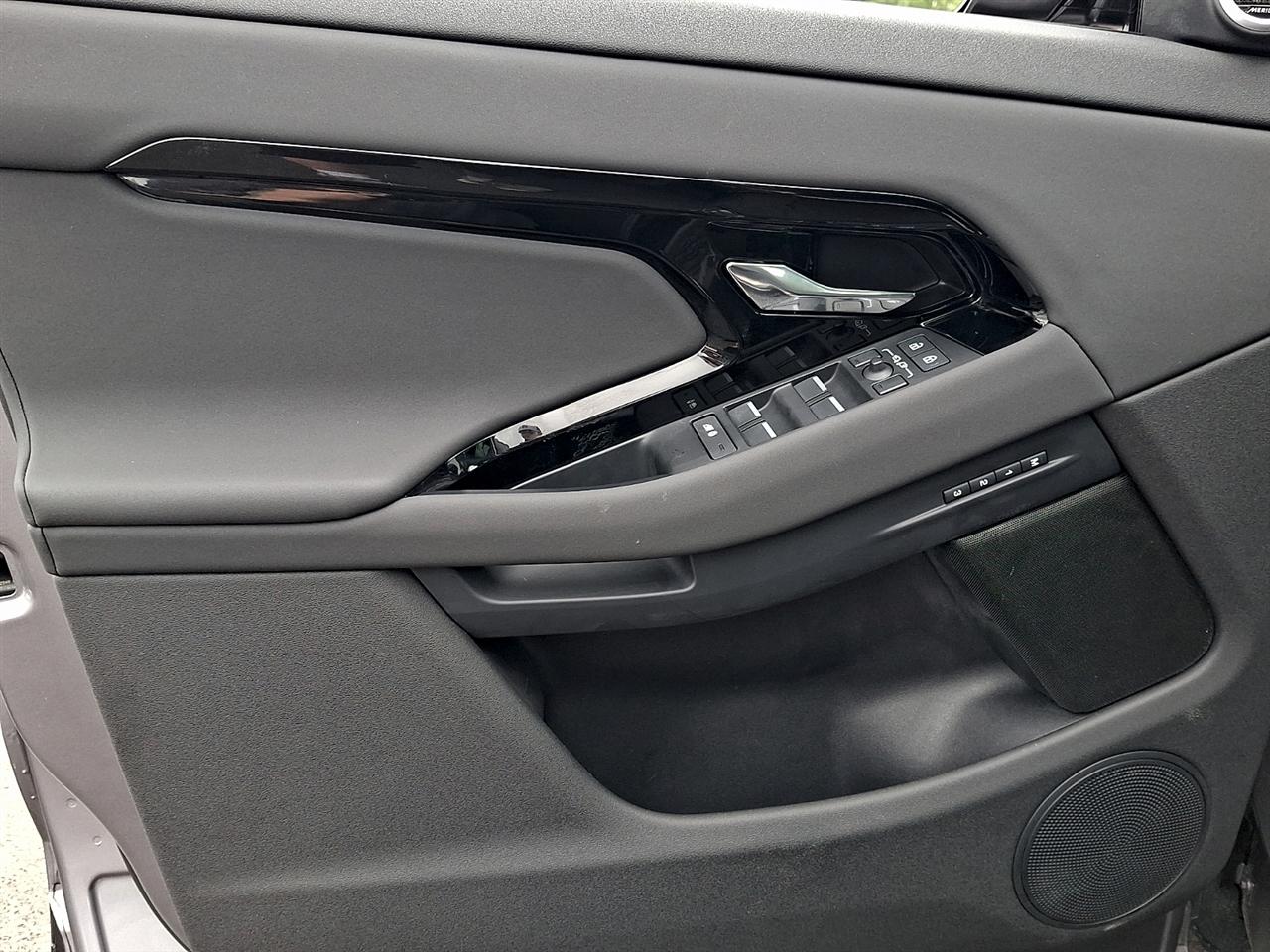 Land Rover Range Rover Evoque Core S AWD 2025