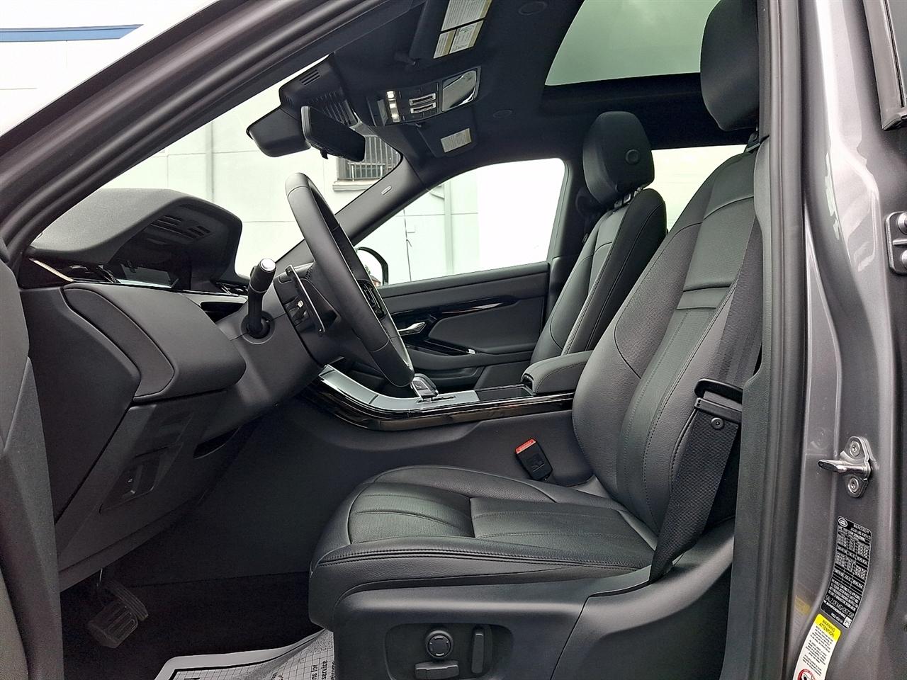 Land Rover Range Rover Evoque Core S AWD 2025