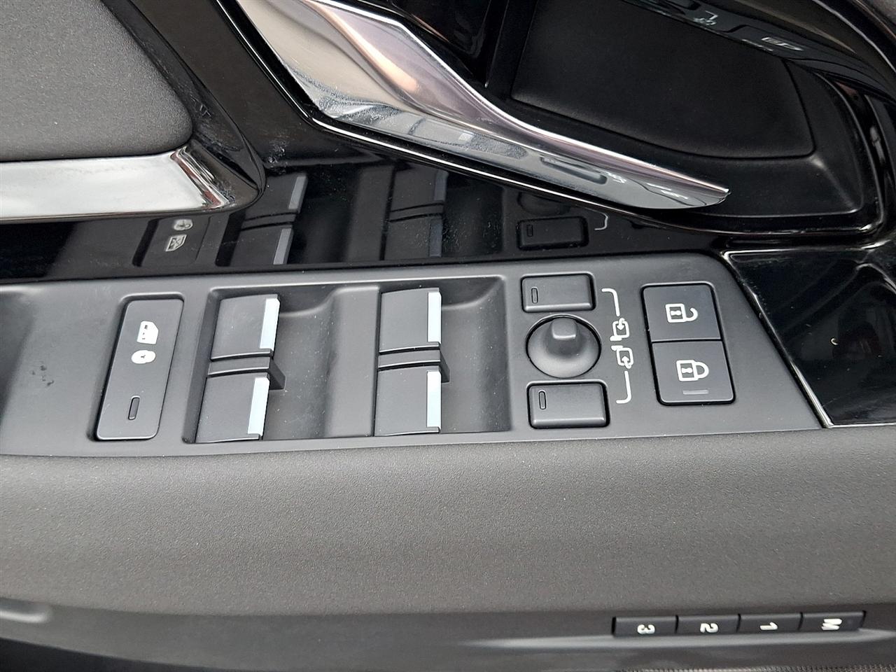 Land Rover Range Rover Evoque Core S AWD 2025