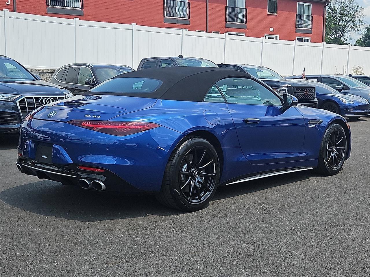 Mercedes-Benz SL AMG SL 43 Roadster 2023