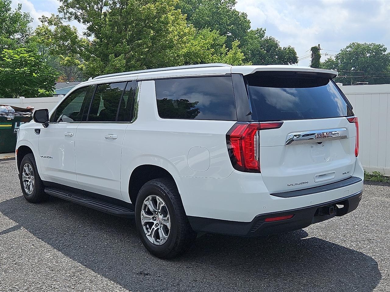 GMC Yukon XL 4WD 4dr SLE 2024
