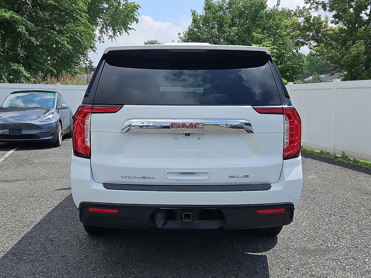 GMC Yukon XL 4WD 4dr SLE 2024