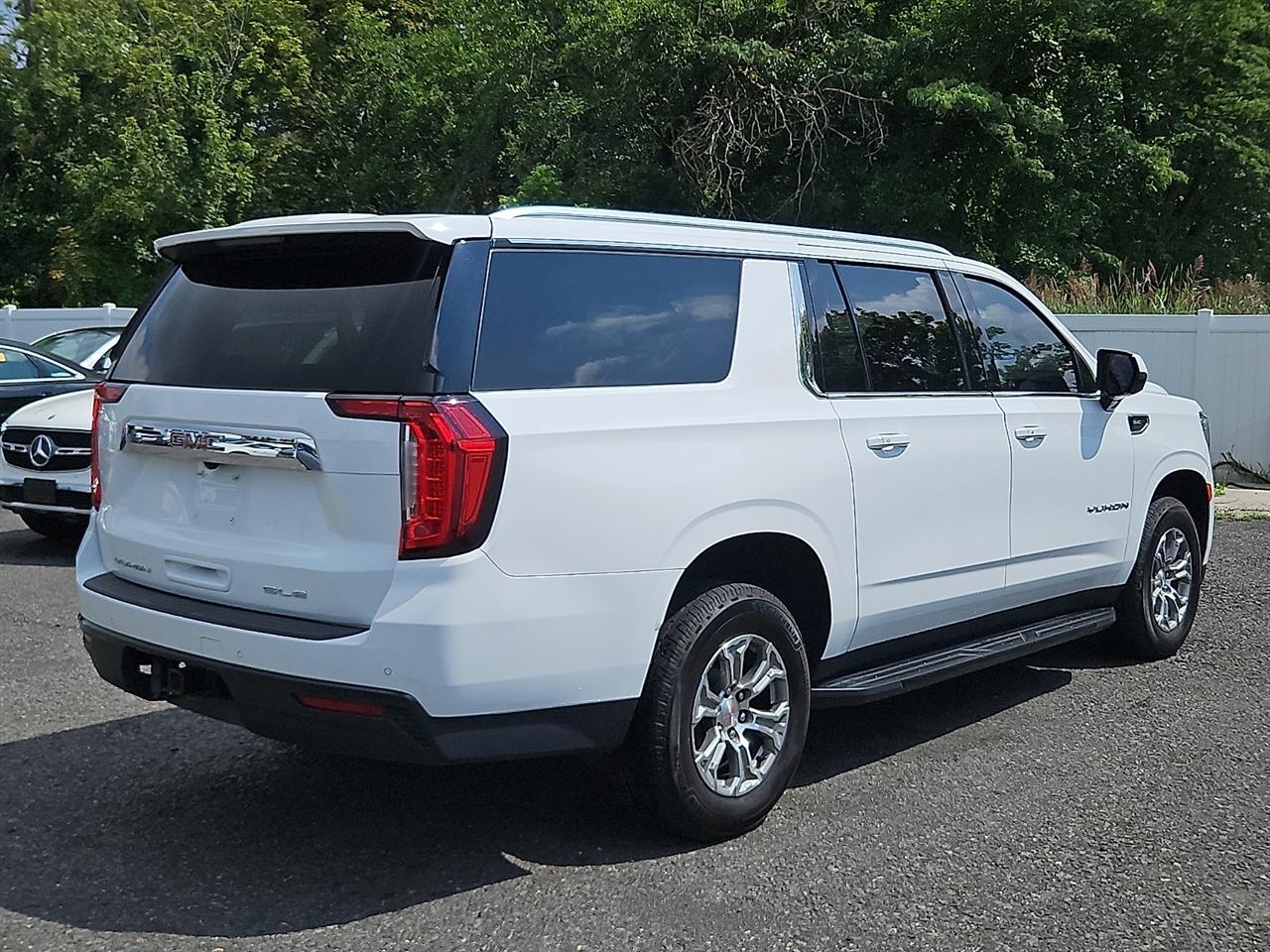 GMC Yukon XL 4WD 4dr SLE 2024