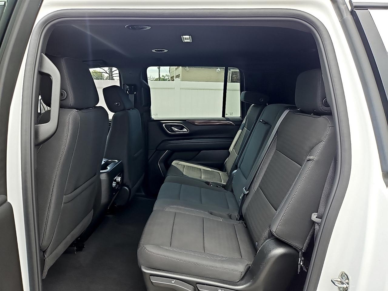 GMC Yukon XL 4WD 4dr SLE 2024