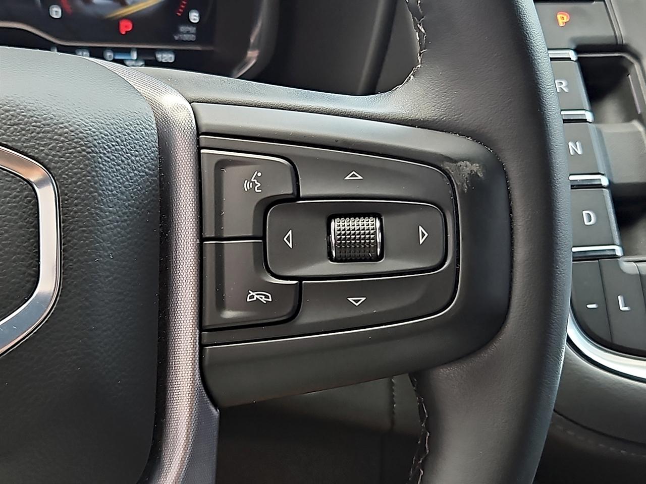 GMC Yukon XL 4WD 4dr SLE 2024