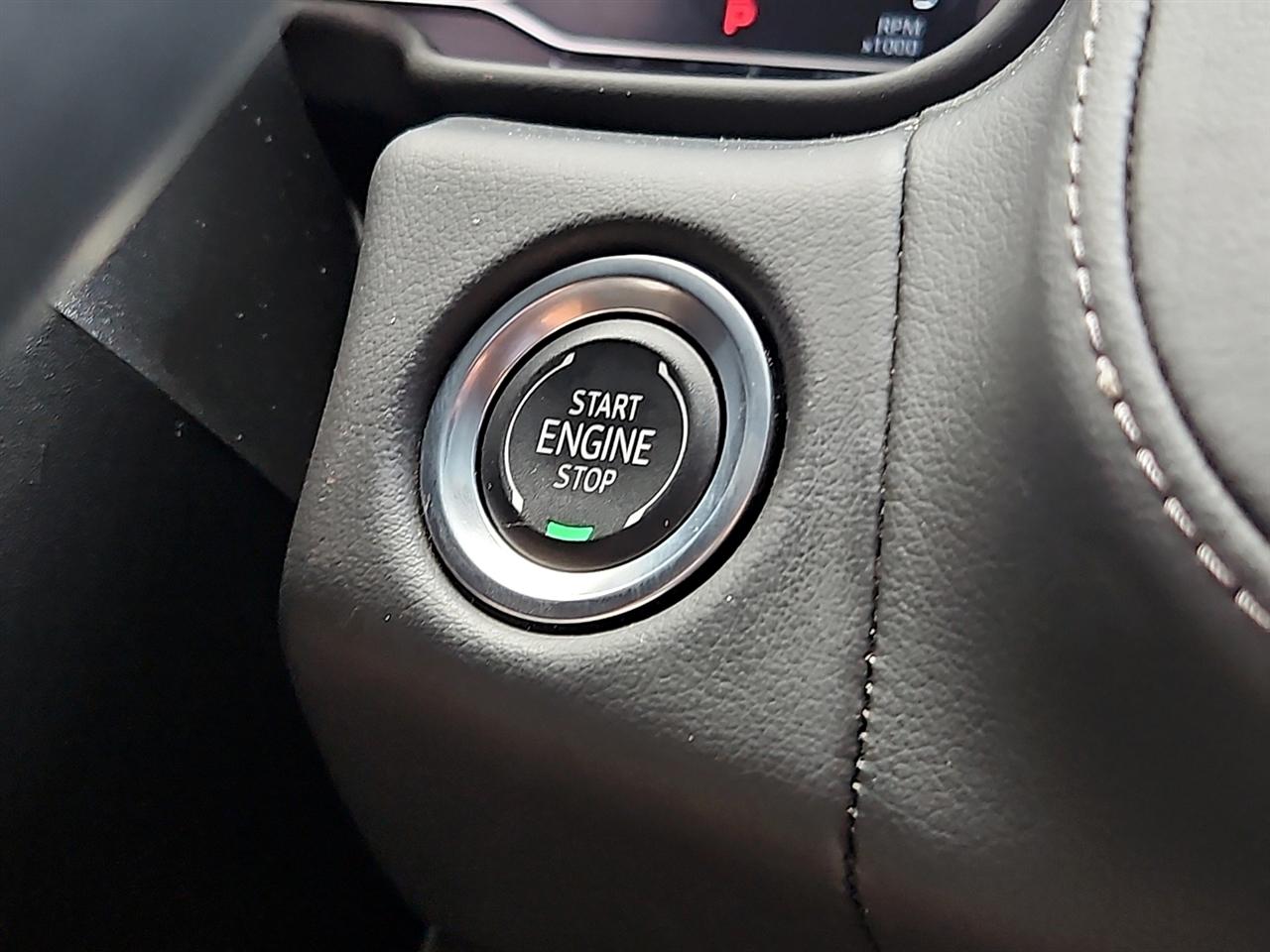 GMC Yukon XL 4WD 4dr SLE 2024