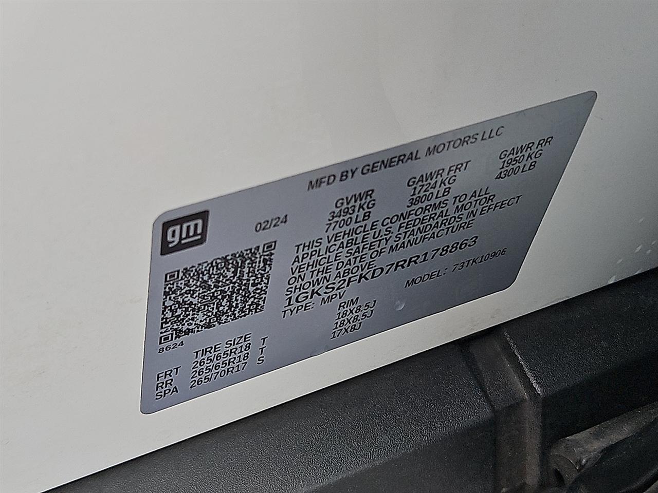 GMC Yukon XL 4WD 4dr SLE 2024