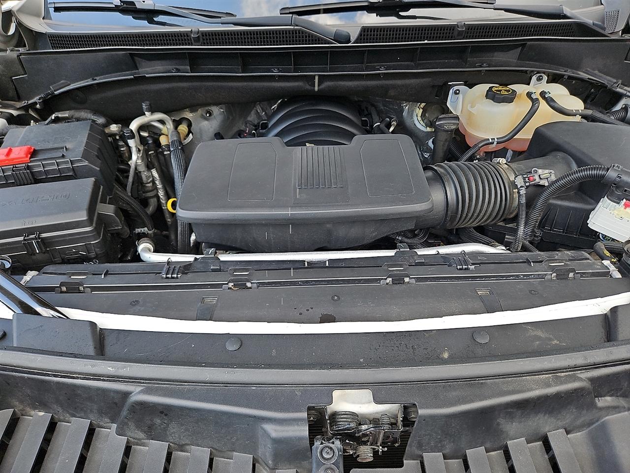 GMC Yukon XL 4WD 4dr SLE 2024
