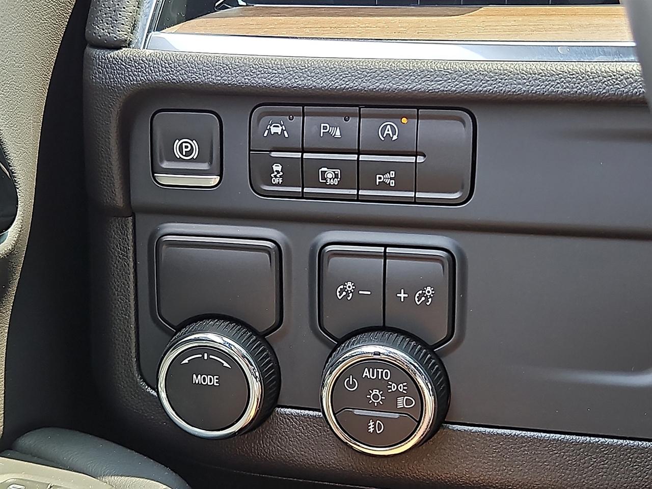 Chevrolet Tahoe 2WD 4dr High Country 2025