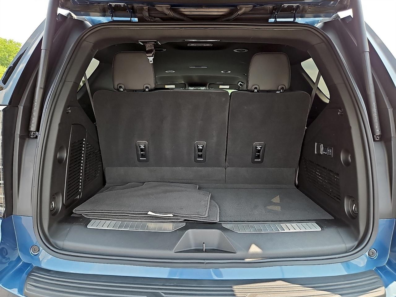 Chevrolet Tahoe 2WD 4dr High Country 2025