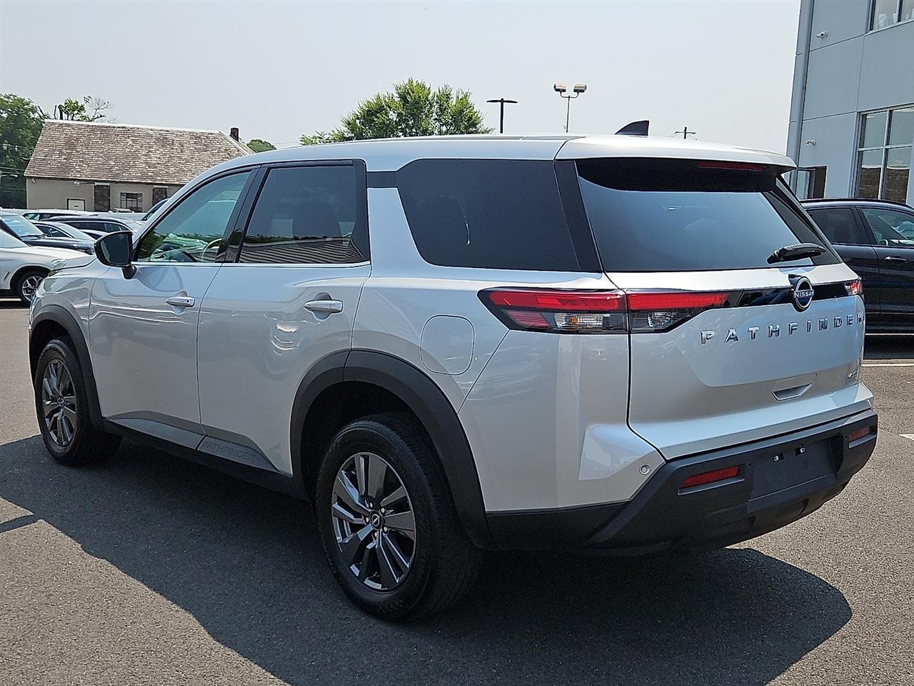 Nissan Pathfinder S 4WD 2025